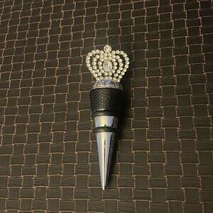 White Rhinestone Crown Cork Stopper